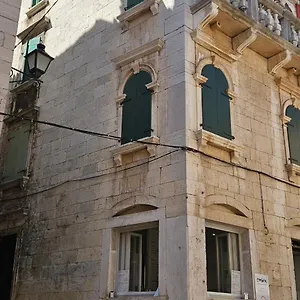 https://bb-palace-basilico-1580.in-istria.net